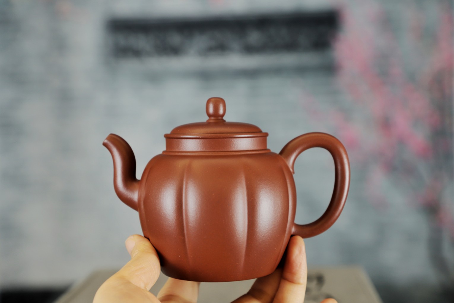 如何在泡茶的同时更好地养护紫砂壶