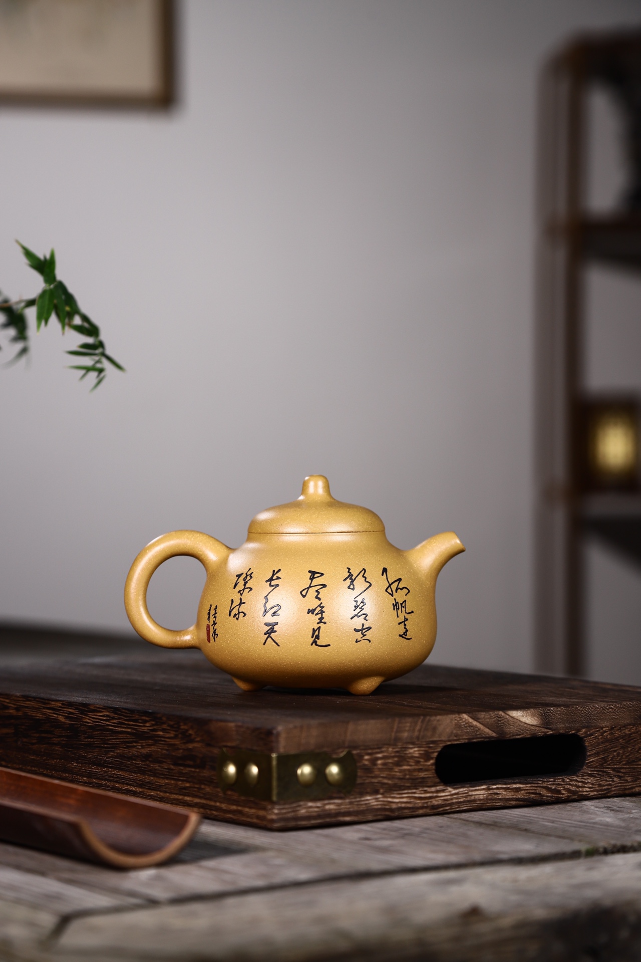 如何在泡茶的同时更好地养护紫砂壶